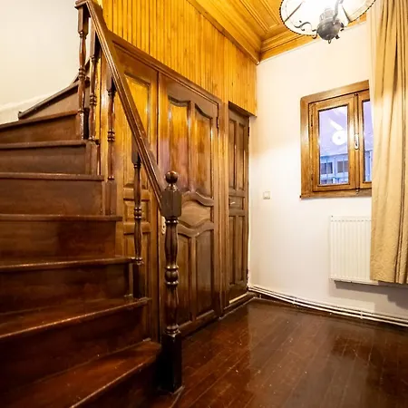 Semesterbostad Historic Luetfi Pasha House In Balat 2br Istanbul